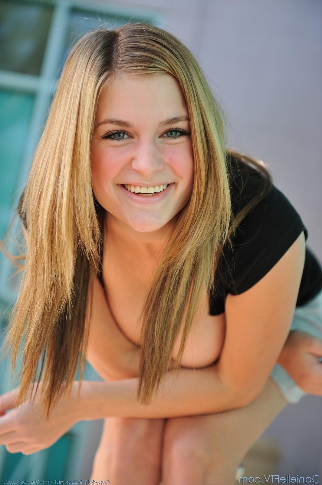 15P Pictures of teen chick Danielle FTV playing with balls