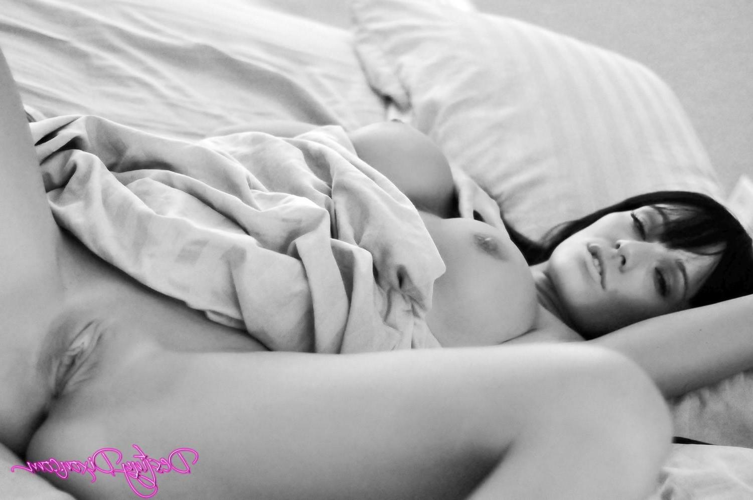 15P Destiny gives you a close-up view of her pussy in black and white