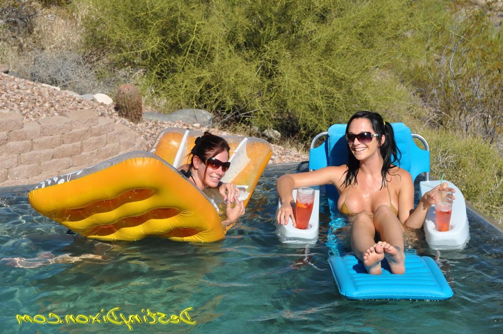 15P Destiny Dixon gets her pussy nice and wet in the pool