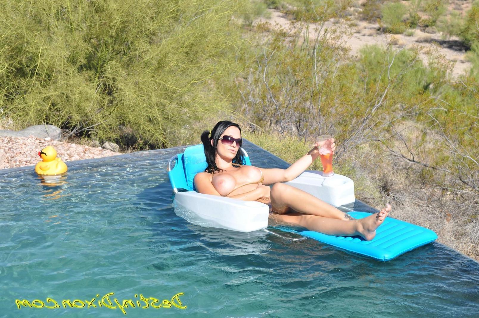 15P Destiny Dixon gets her pussy nice and wet in the pool