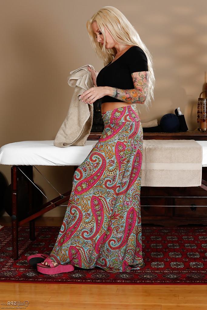 16P Tall blonde milf with tattoos Helly Hellfire is undressing hot