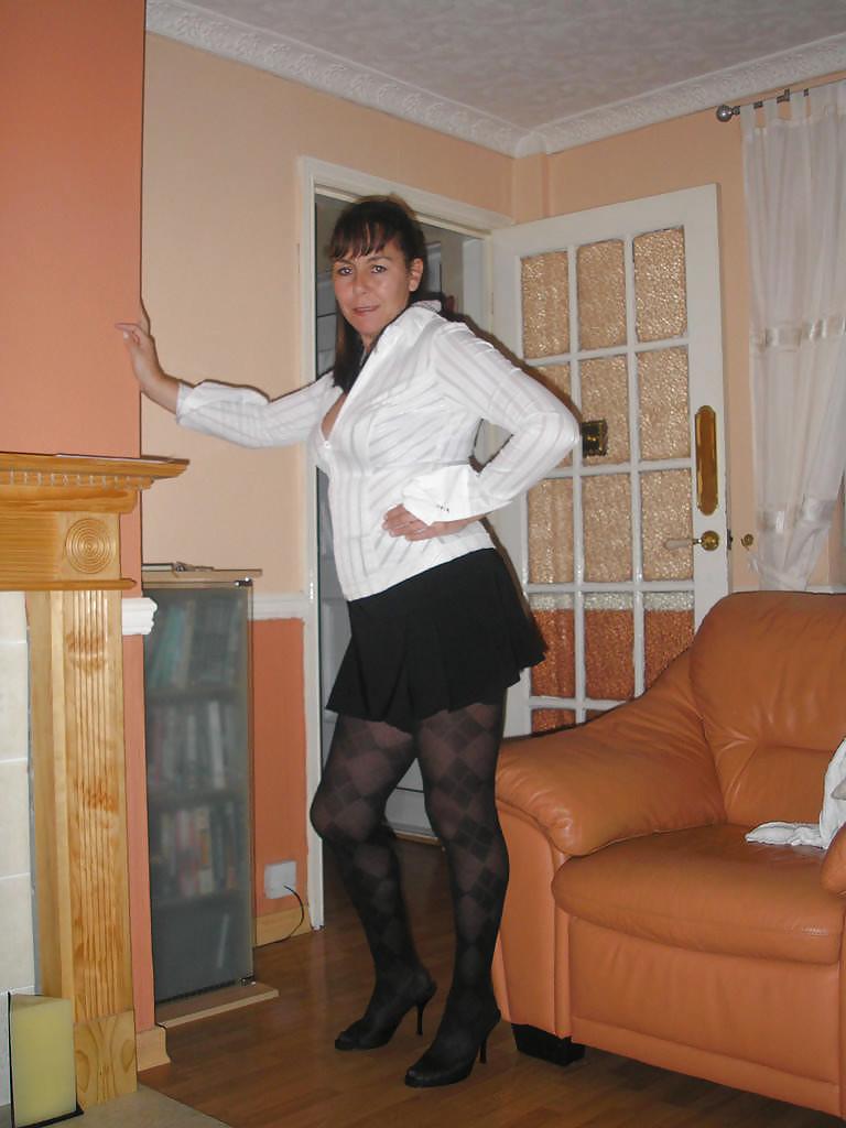 25P Suburban Slut Mom