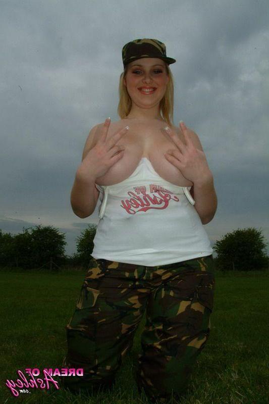 15P Pictures of Dream Of Ashley going commando on your ass
