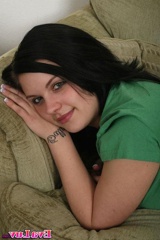 15P Pictures of teen hottie Eva Luv teasing in her pajamas