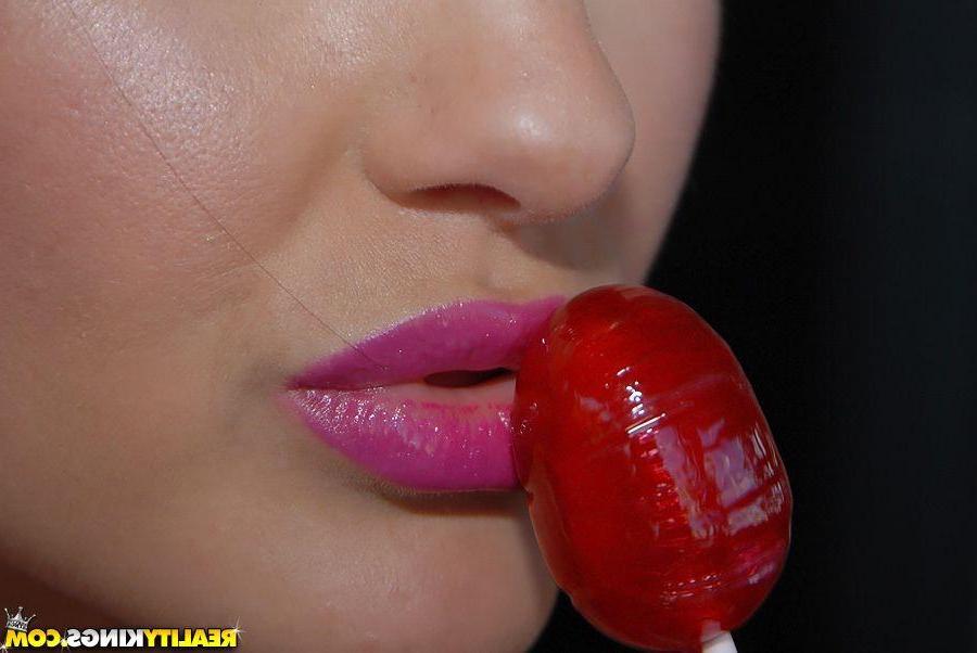 20P Pictures of Molly Cavalli going lesbian with Evelin Rain
