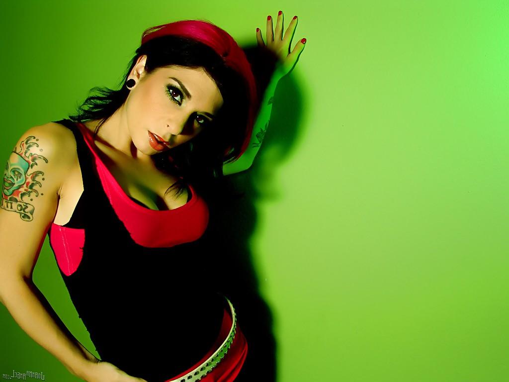 16P Amateur babe Joanna Angel has sexy big tits and pretty tattoo