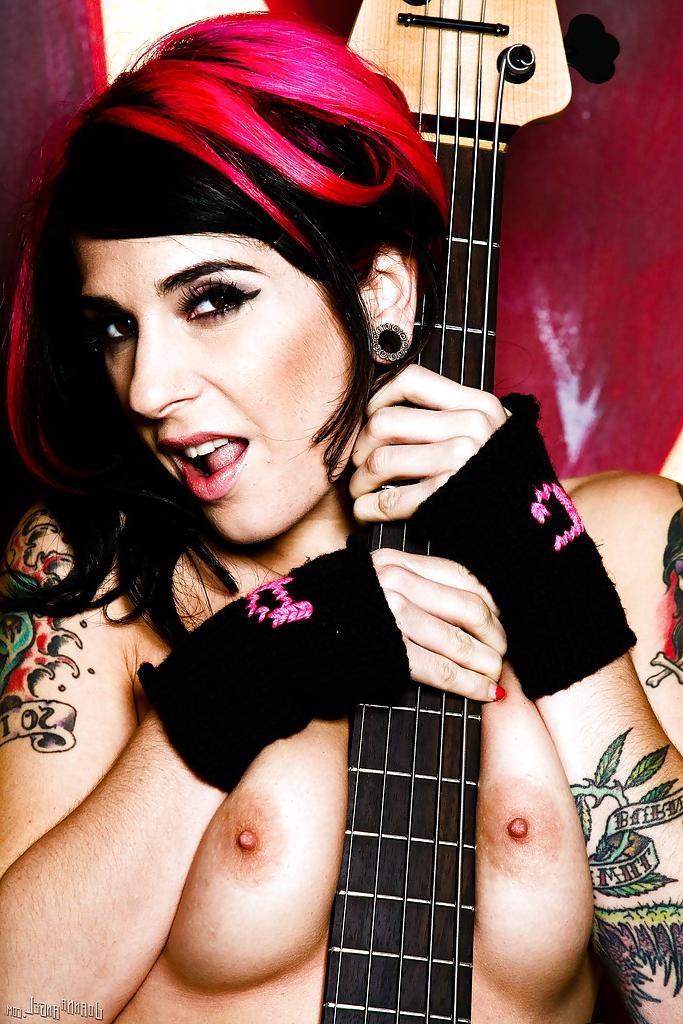 16P Milf babe Joanna Angel shows her big tits and hairy pussy