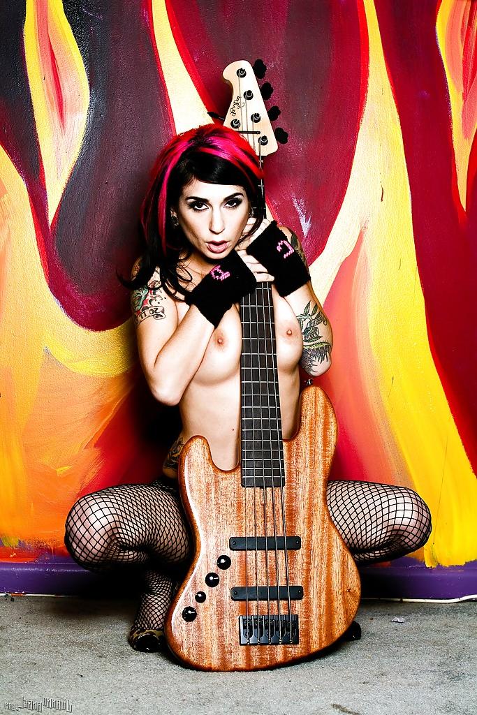 16P Milf babe Joanna Angel shows her big tits and hairy pussy