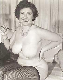 20P Busty women 104 (Vintage special)