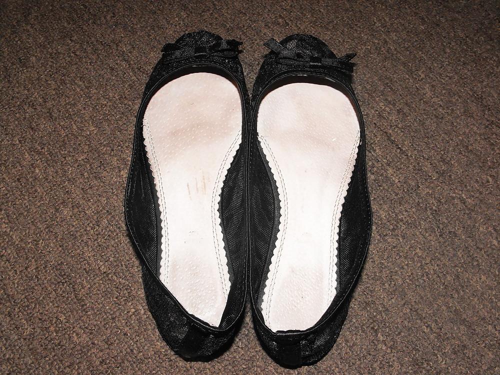 11P Em's new sexy ballerina flats & worn natural tights