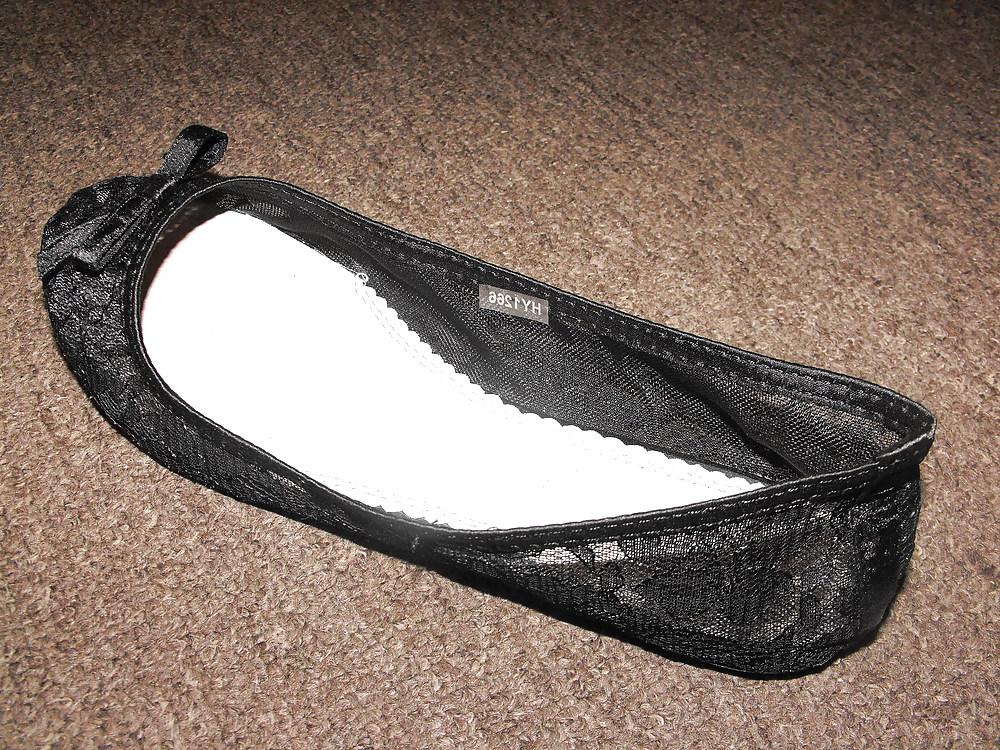 11P Em's new sexy ballerina flats & worn natural tights