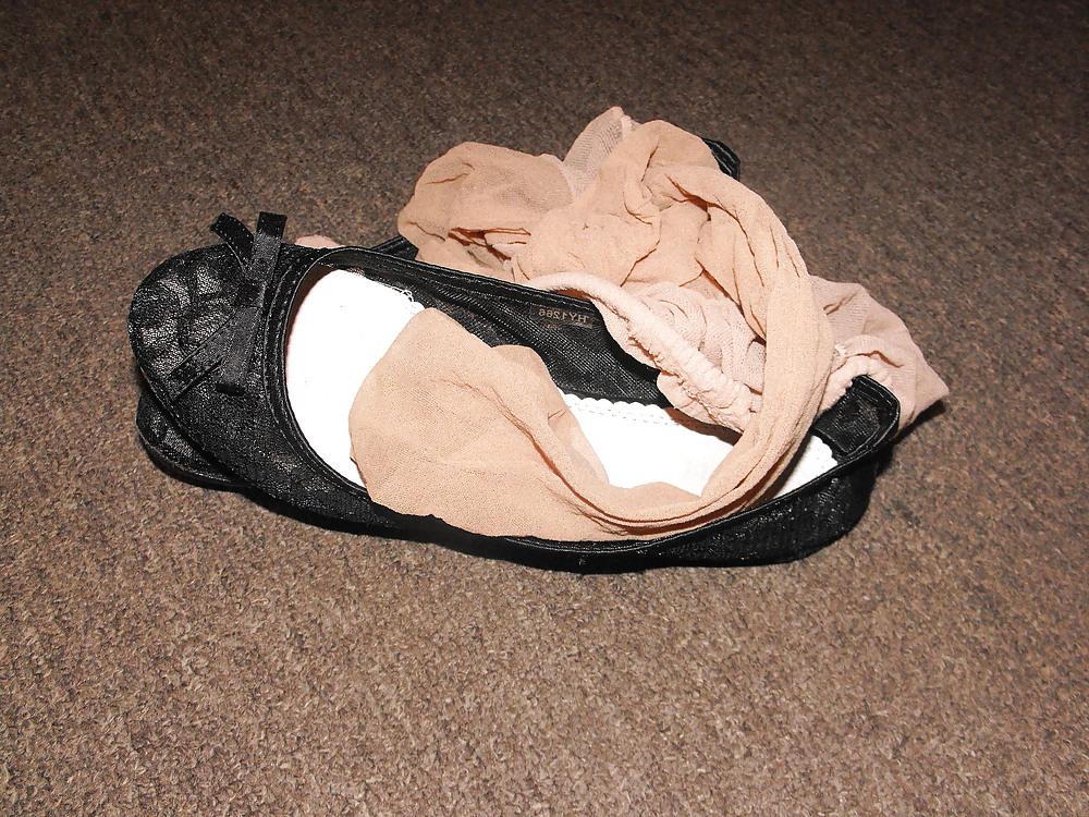 11P Em's new sexy ballerina flats & worn natural tights