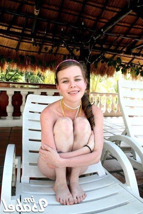 20P Pictures of Im Isabel enjoying cock by the pool