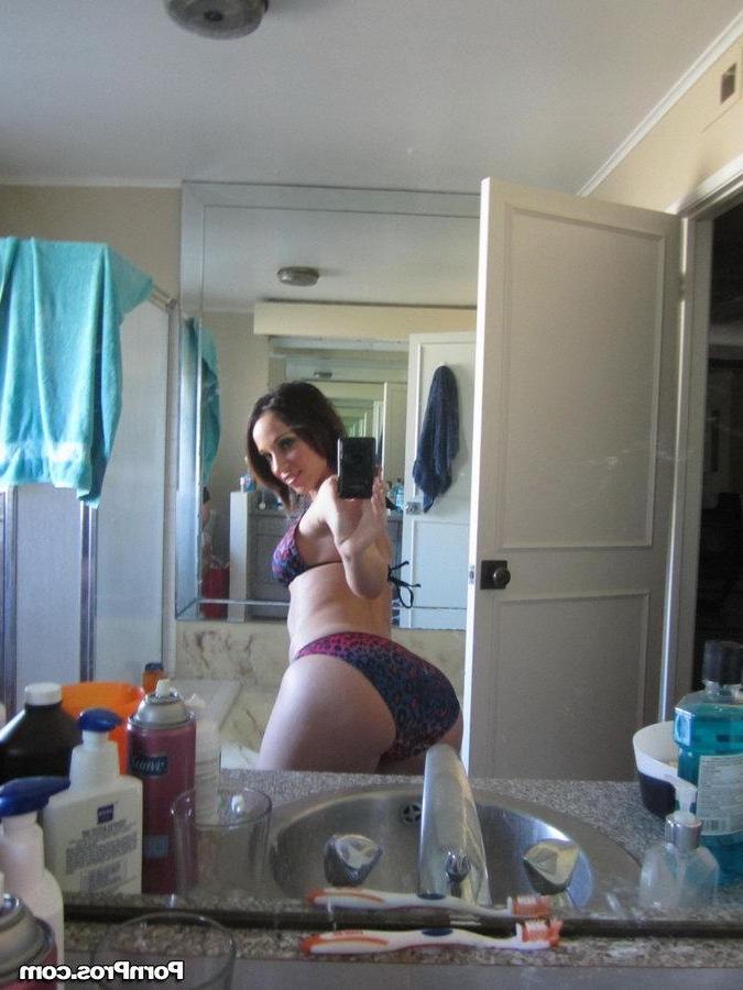 15P Hot girlfriend Jada Stevens takes some selfies and then gets fucked