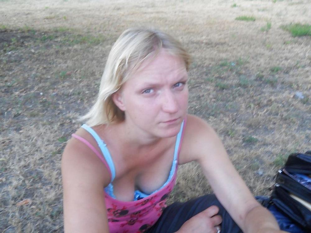 5P My Polish cousin waiting for her boyfriend