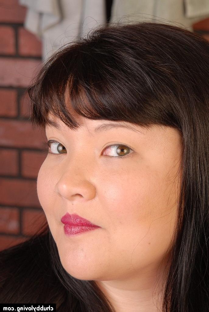16P Fatty Asian mature Olivia slowly takes off her tight clothes