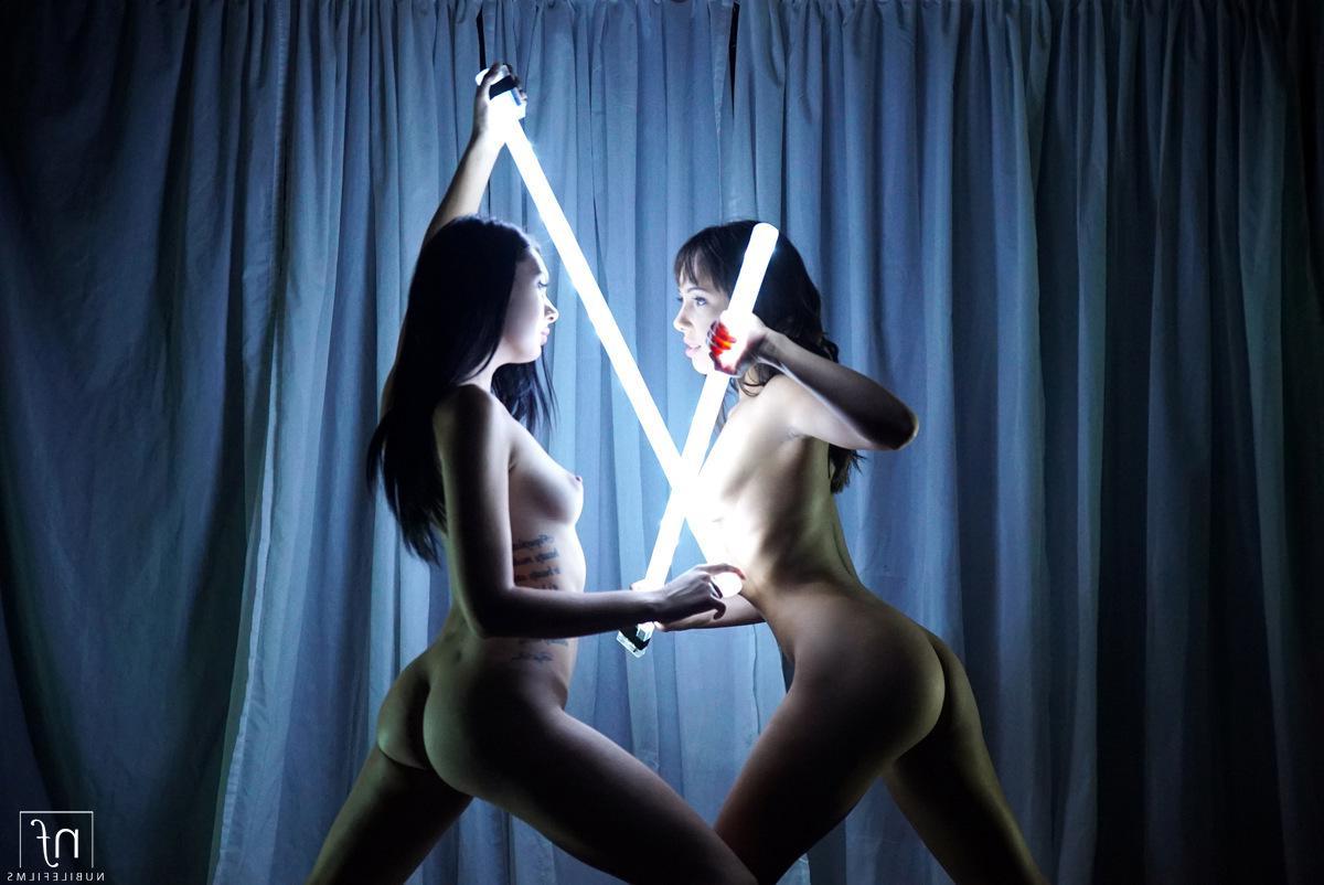 16P Hot teens Marley Brinx and Jenna Sativa use the force to get off