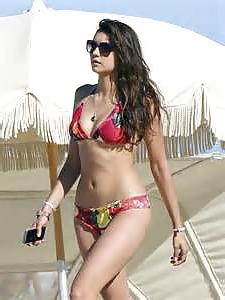 25P Celebrity Hot Chick Nina Dobrev