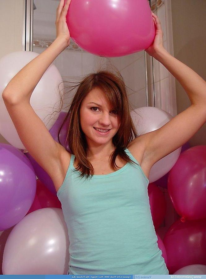 20P Pictures of Josie Model getting kinky with balloons