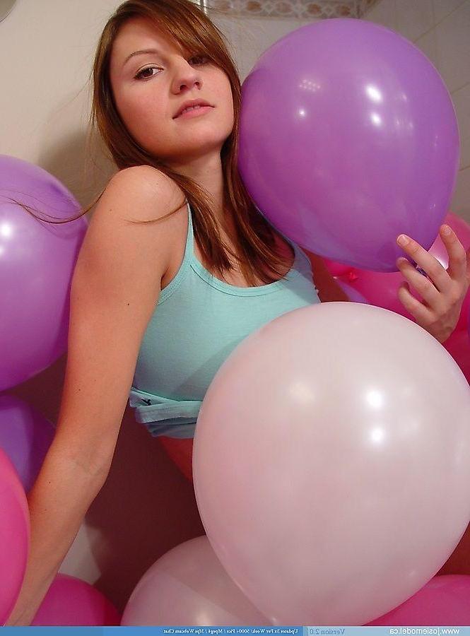 20P Pictures of Josie Model getting kinky with balloons