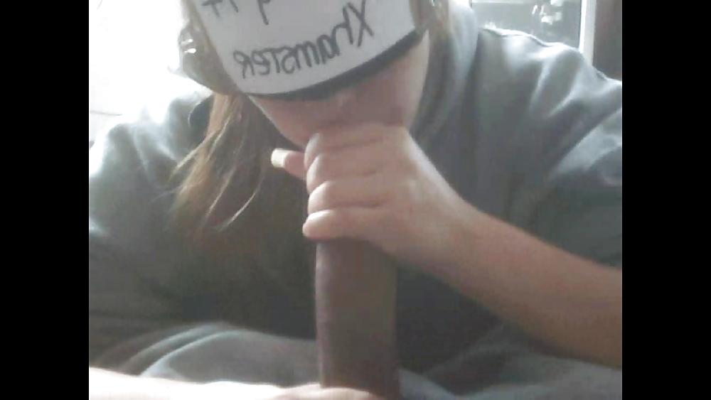 14P bei ihrer lieblings  beschaeftigung - sucking dick