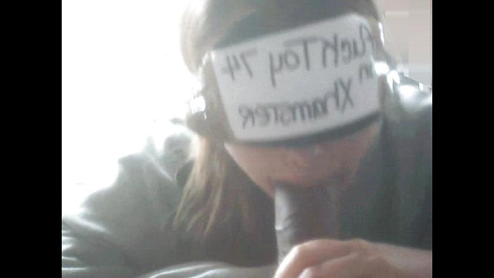 14P bei ihrer lieblings  beschaeftigung - sucking dick