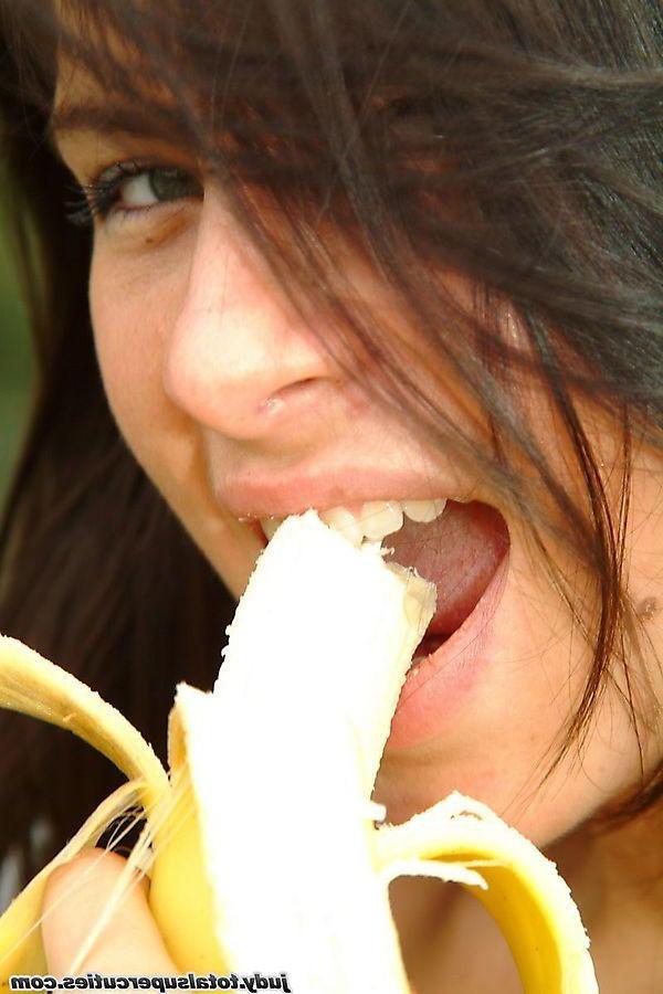 20P Pictures of teen slut Judy eating a banana with no clothes on
