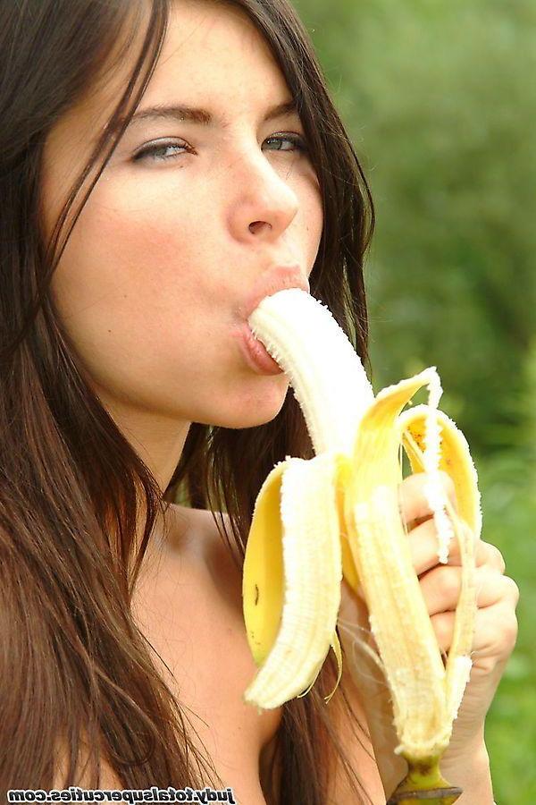 20P Pictures of teen slut Judy eating a banana with no clothes on