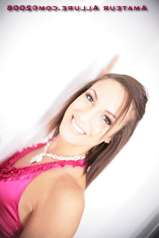 16P Teen hottie poses, sucks cock and eats semen