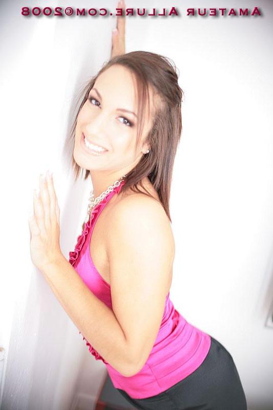 16P Teen hottie poses, sucks cock and eats semen