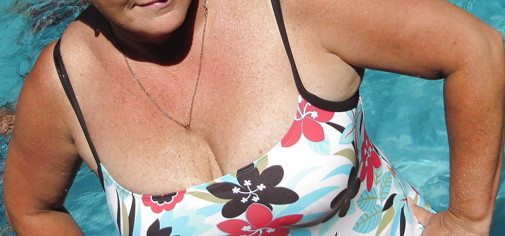 25P Michelle at the pool mmmmmmmmmmmmmmm F'n sexy!