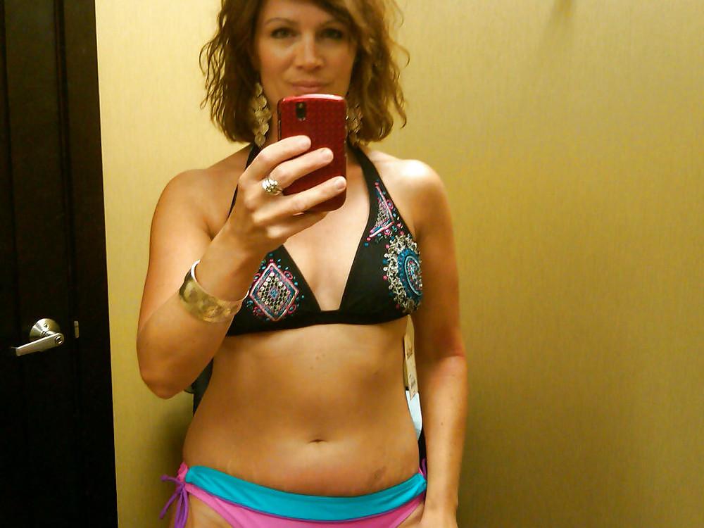 25P Sexy milf's selfshots