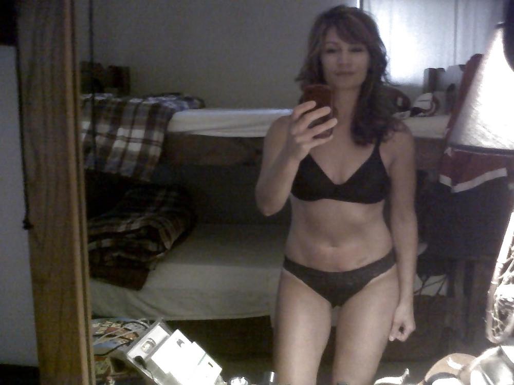 25P Sexy milf's selfshots