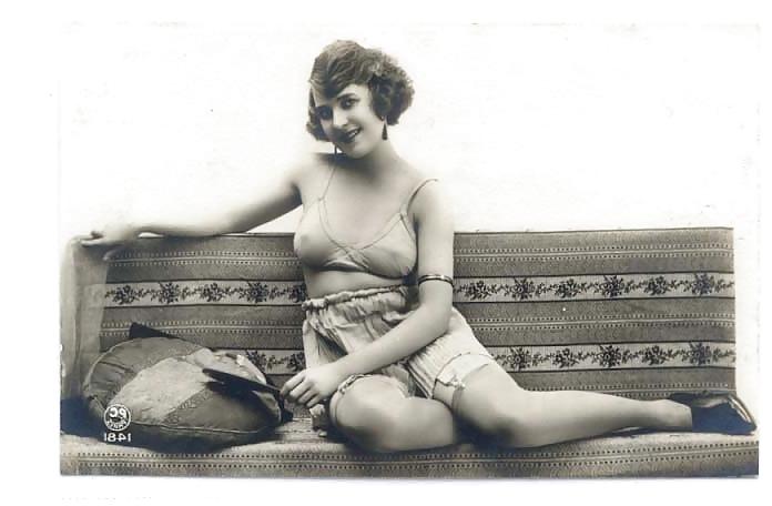 25P Lovely vintage women 6