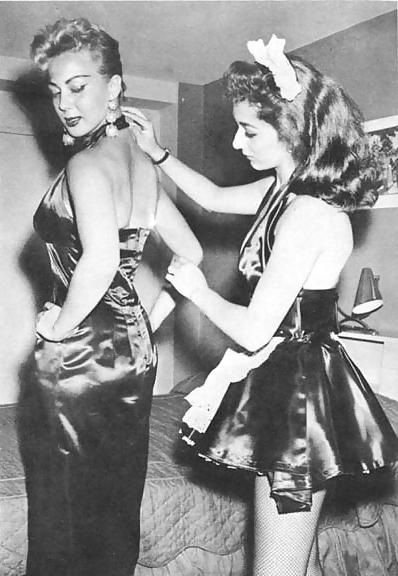 25P Lovely vintage women 6