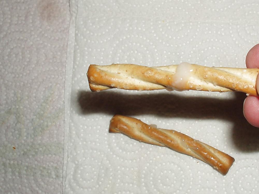 7P Mit Sperma bedeckte Brezeln
