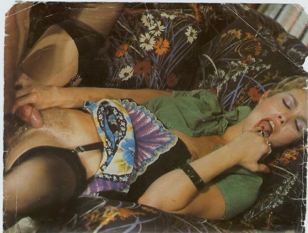 10P Famous Milf on old worn-out porn pages