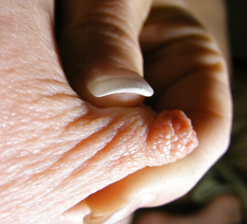 6P Kitty Pulling and Pinching Her Nipples