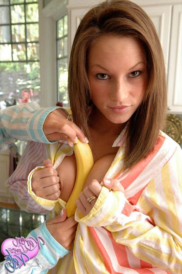 20P Pictures of Karen and Kate sharing a banana