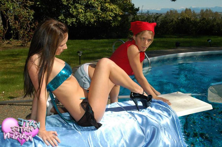 20P Pictures of Karen cleaning Kate\'s pool