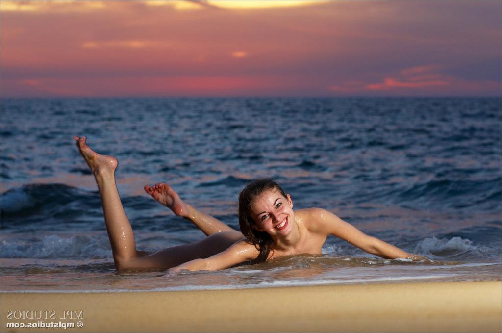 12P MPL Studios Presents Sasha in "Sunset Paradise"
