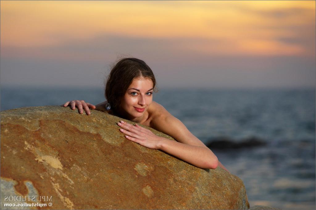 12P MPL Studios Presents Sasha in "Sunset Paradise"