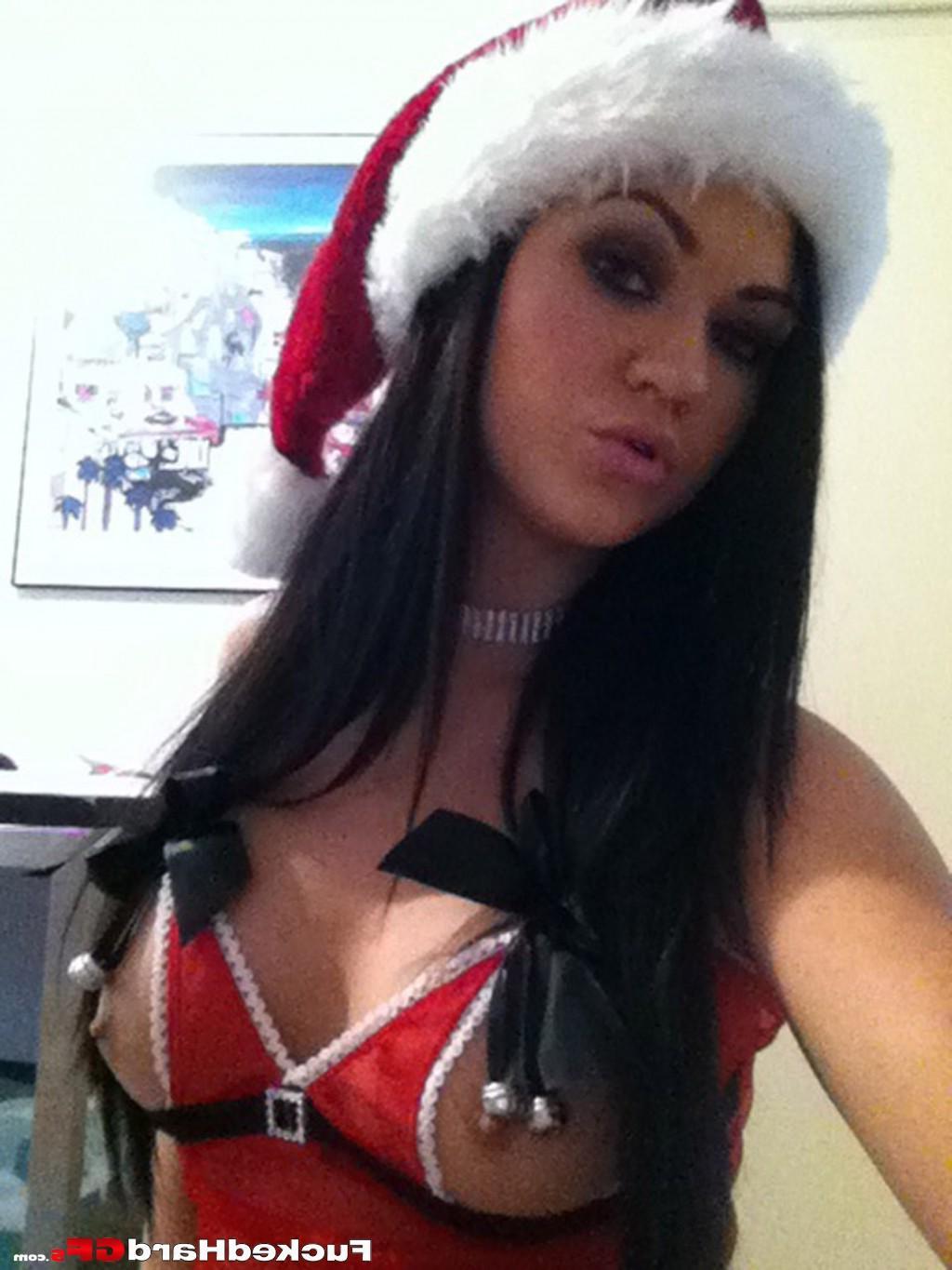 15P Busty brunette Kendall gets a surprise visit from her boyfriend and convinces her to fuck him on cam.