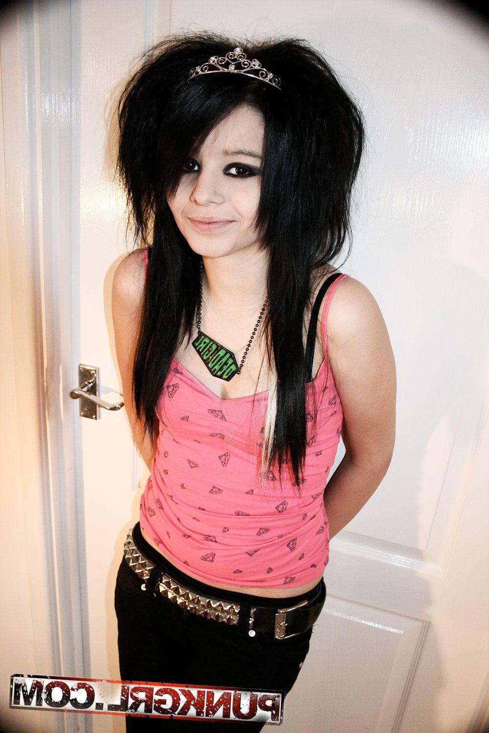20P Pictures of teen amateur Kitten Corpse showing how hot she is