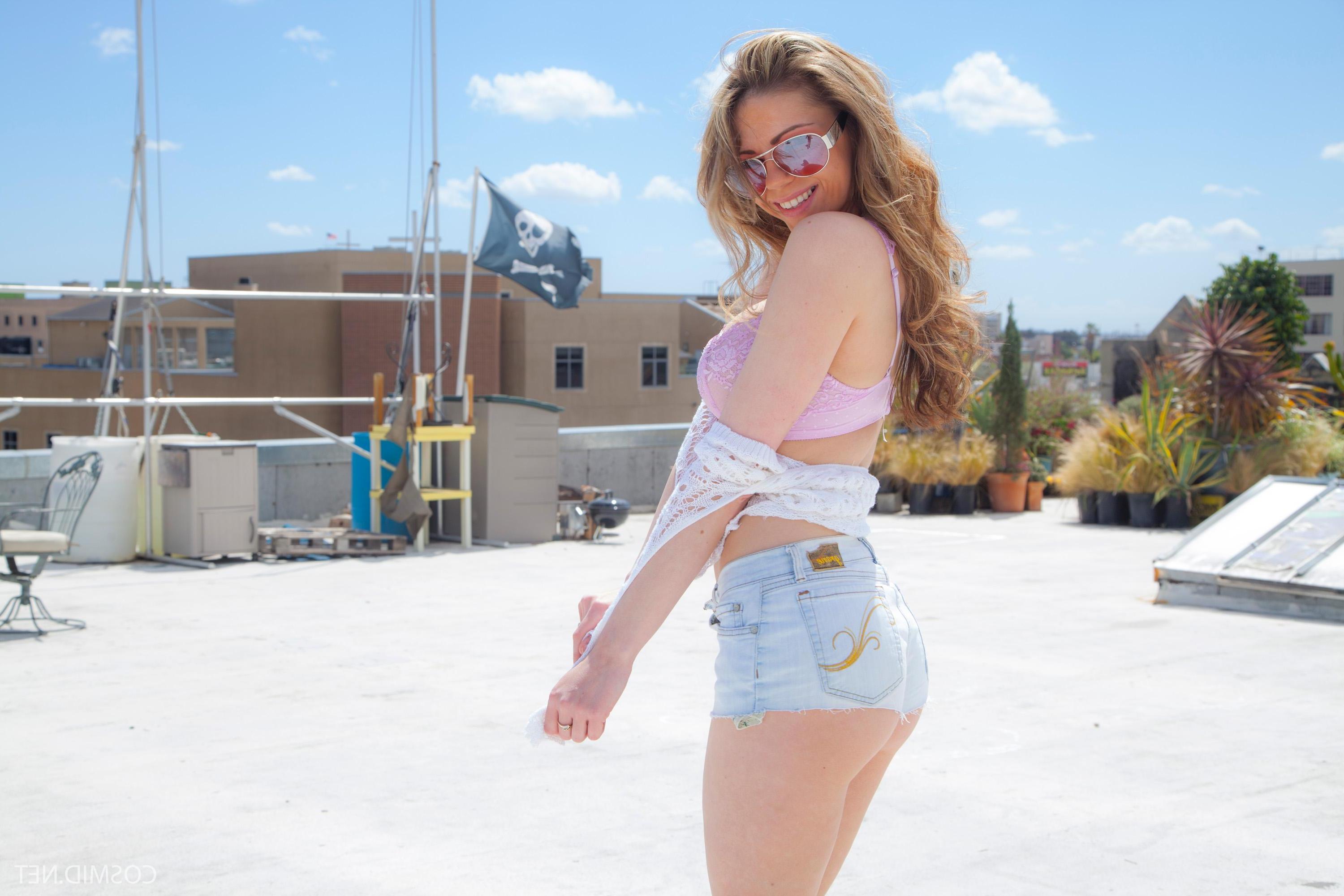 16P Hot teen Kylie K works her hula hoop in the nude