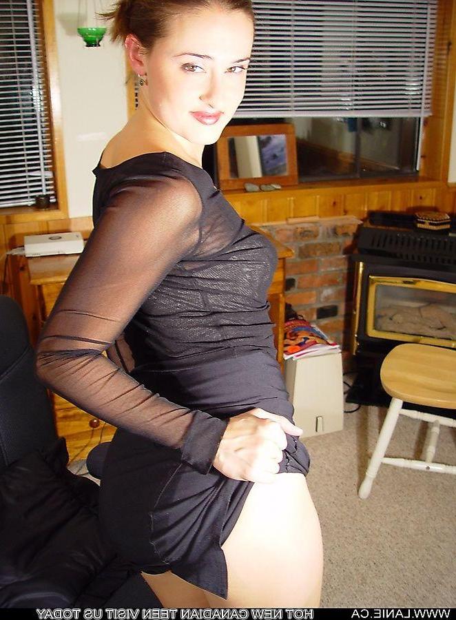 20P Pictures of teen star Lanie.ca getting topless to tease you