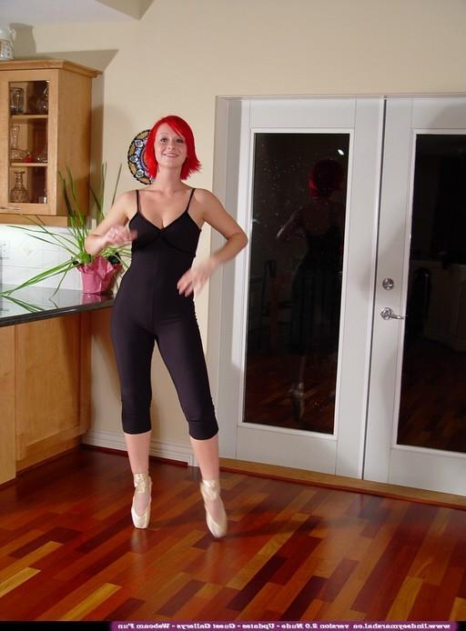 15P Lindsey strips out of her ballet outfit