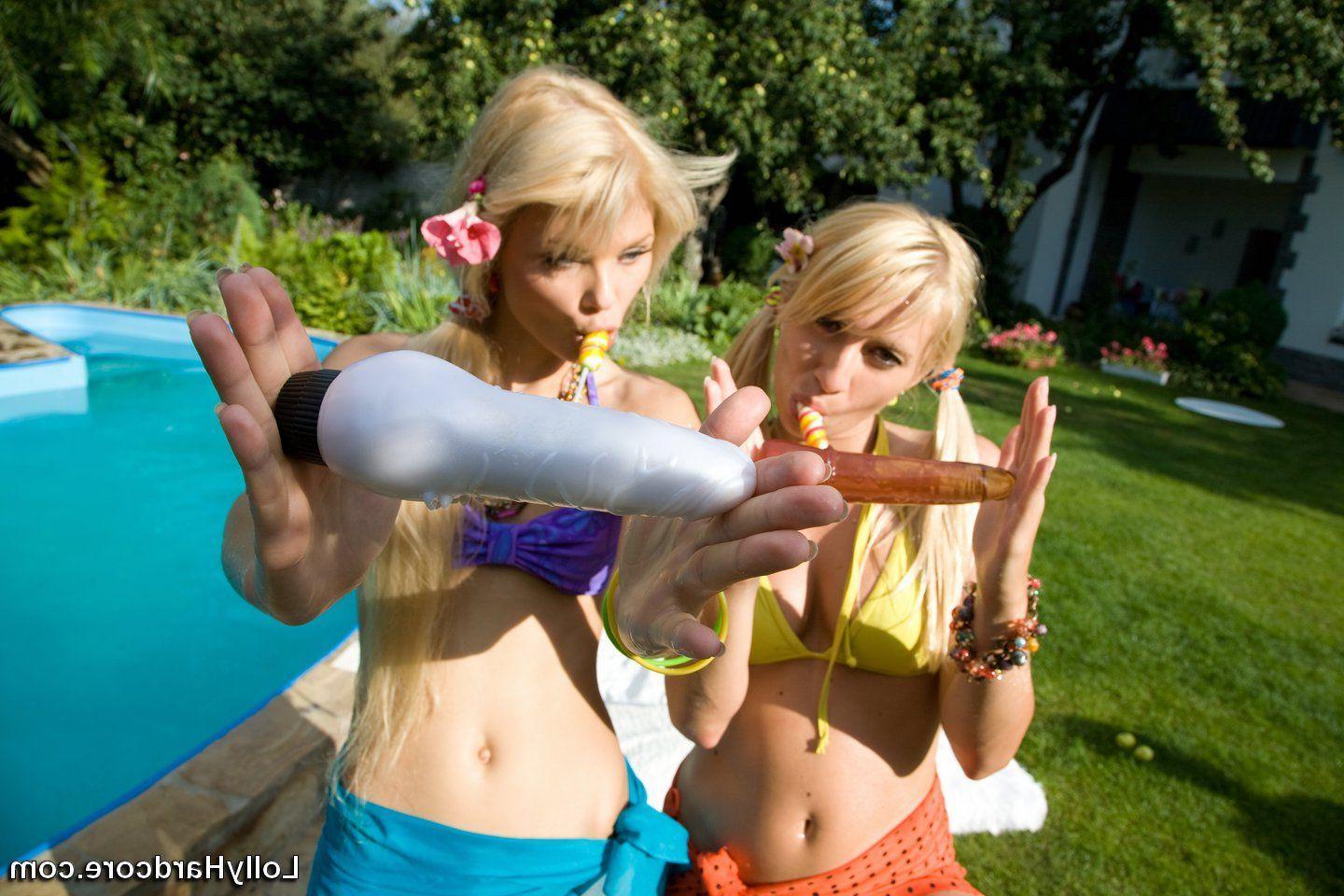 16P Pictures of teen girl Lolly Hardcore enjoying pussy by the pool