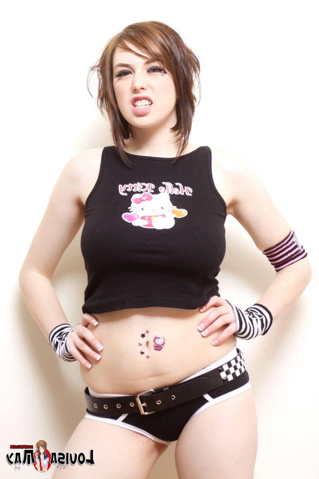 16P Bilder von der Teenagerin Louisa May, die ihre riesigen Melonen zeigt