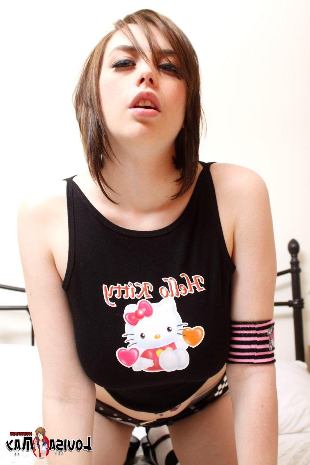 16P Bilder von der Teenagerin Louisa May, die ihre riesigen Melonen zeigt